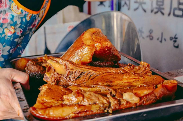 第一次吃西安肉夾饃，如何偽裝成老桿？