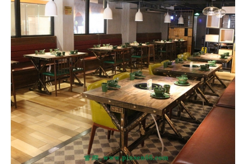  實(shí)木酒店家具怎樣做防潮處理？