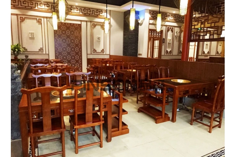 深圳哪里有火鍋店餐桌定制廠家，中式火鍋店設(shè)計(jì)要注意什么？
